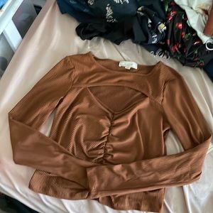 Long sleeve brown top